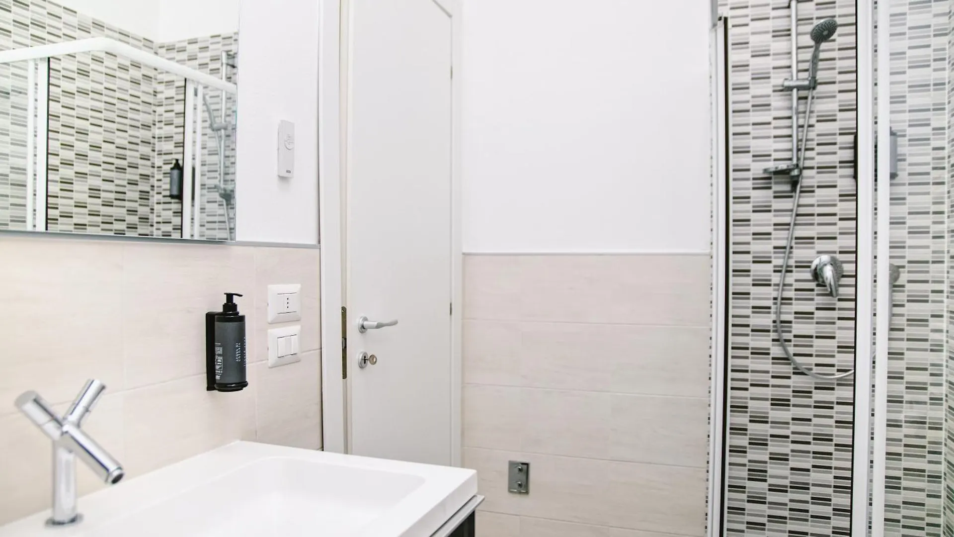 Firenze Dream Homes 0*, Florencie